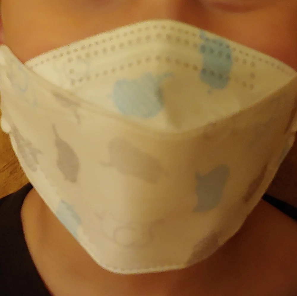 Set of 5 disposable face masks for kids. KF 94 filter.